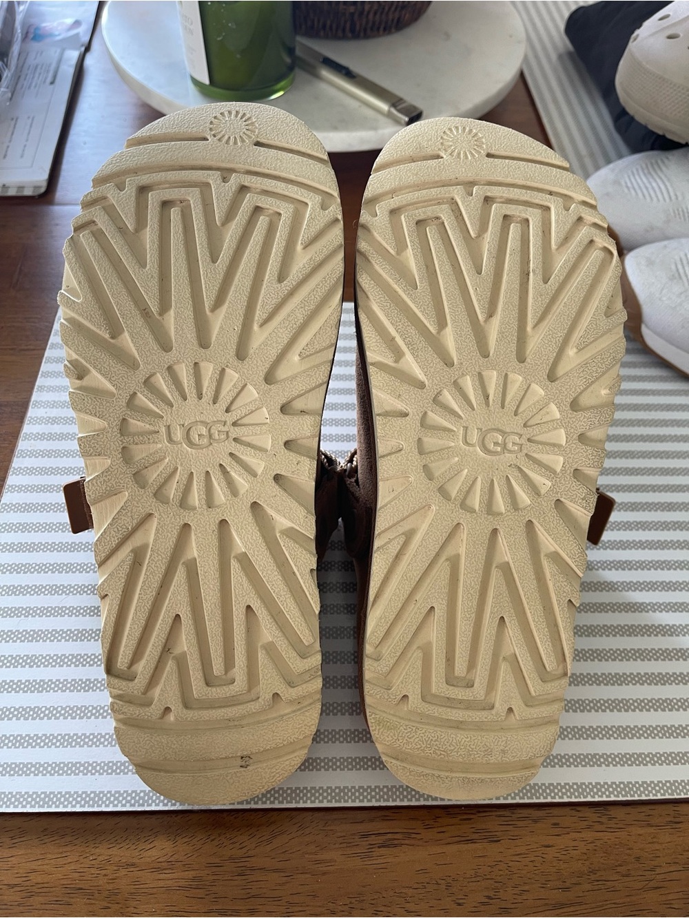 Ugg Goldenstar Clog - Chestnut - Picture 5 of 6